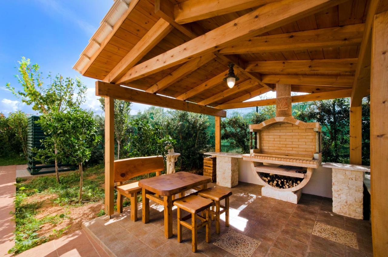 Villa Moma Palio Gerani Kültér fotó